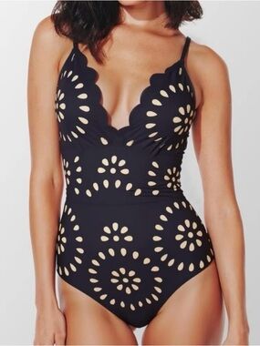 NWT Vibecurve Flower Hollow Black One Piece Swimsuit. Size Medium